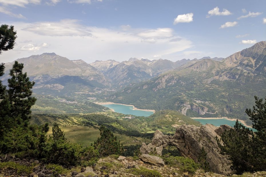 Vista del Embalse de Búbal desde el Ibón de Piedrafita, Huesca