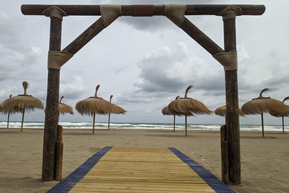 Entrada a la Playa de Marbella, Málaga